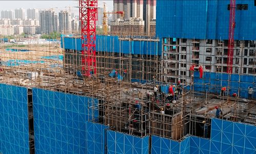 濮陽建業各項目六月家音丨不畏酷暑 為交房加速度